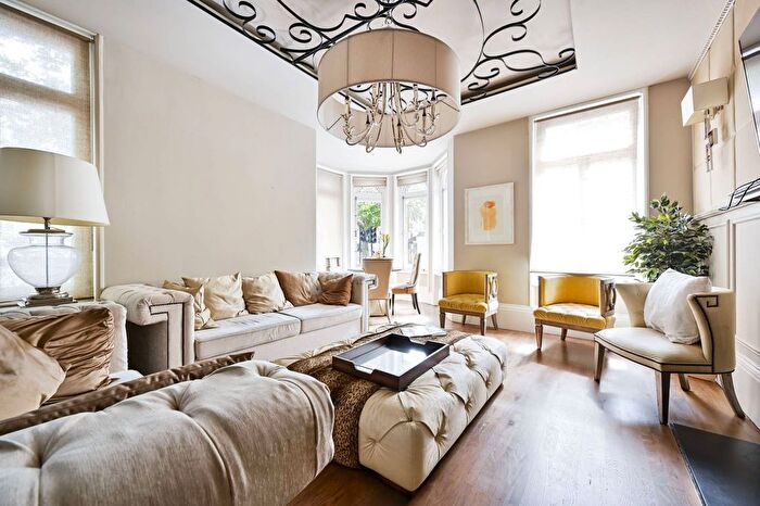 3 Bedroom Flat To Rent In Maida Vale, Maida Vale, London, W9