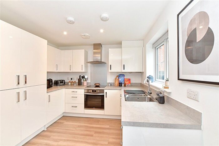 3 Bedroom Detached House For Sale In Tyler Road, Staplehurst, Tonbridge, Kent, TN12