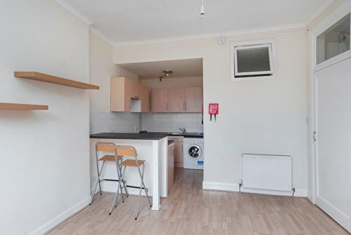 1 Bedroom Flat To Rent In Salamander Street, Edinburgh, EH6