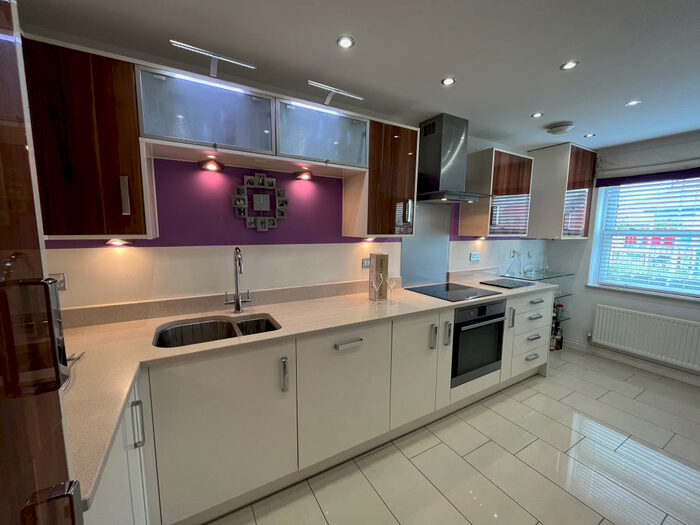 3 Bedroom Semi-Detached House To Rent In Green Lane, Bedford, MK42