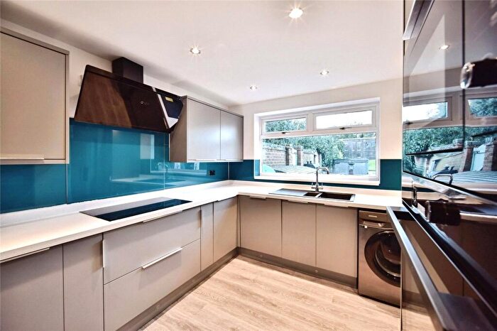4 Bedroom Detached House For Sale In Queens Road, Maidstone, Kent, ME16