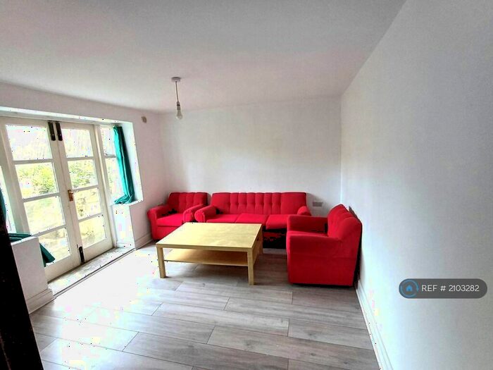 4 Bedroom Semi-Detached House To Rent In Chesterton Road, London, E13