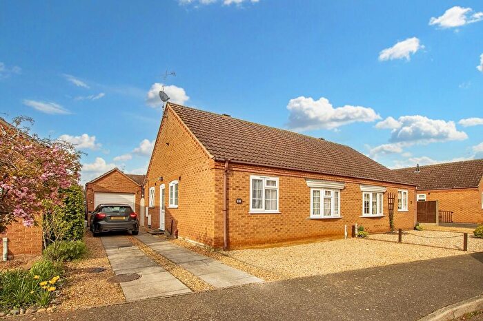 3 Bedroom Semi-Detached Bungalow To Rent In Duck Decoy Close, Dersingham, PE31