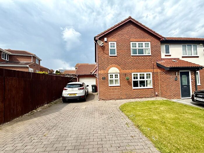 3 Bedroom Semi-Detached House For Sale In Torcross Close, Highfields, TS27