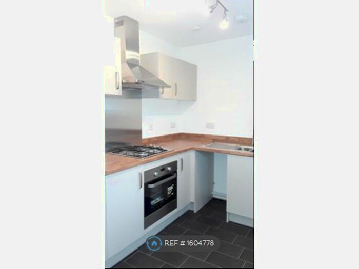 2 Bedroom Flat To Rent In Blackhill Brae, Crossgates, Cowdenbeath, KY4