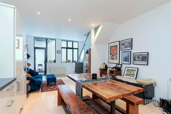 1 Bedroom Flat To Rent In Triangle Road, London Fields, Hackney, E8