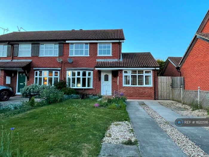 4 Bedroom Semi-Detached House To Rent In Skelmerdale Way, Earley, Reading, RG6