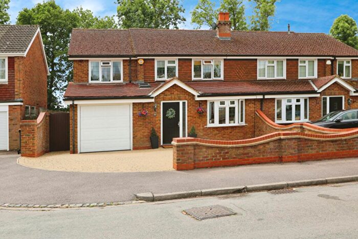 6 Bedroom Semi-Detached House For Sale In Becher Close, Bedford, MK41