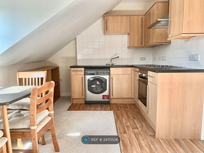 1 Bedroom Flat To Rent In Seamoor Road, Bournemouth, BH4