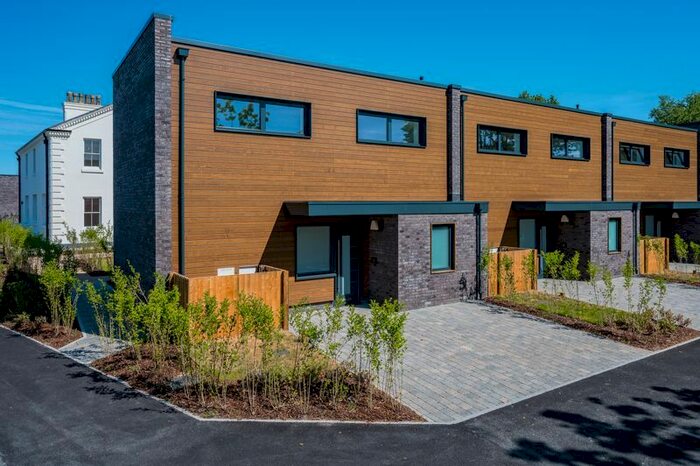 2 Bedroom Mews To Rent In Westcliffe Road, Birkdale, Southport, PR8