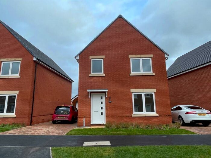 4 Bedroom House To Rent In Cashmere Drive, Andover, SP11