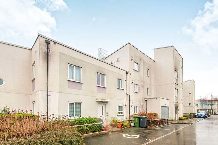 2 Bedroom Flat To Rent In St. Pauls Close Burnthouse Lane, Exeter, EX2