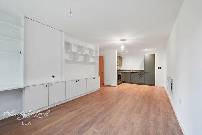 2 Bedroom Flat For Sale In Meath Crescent, London, E2