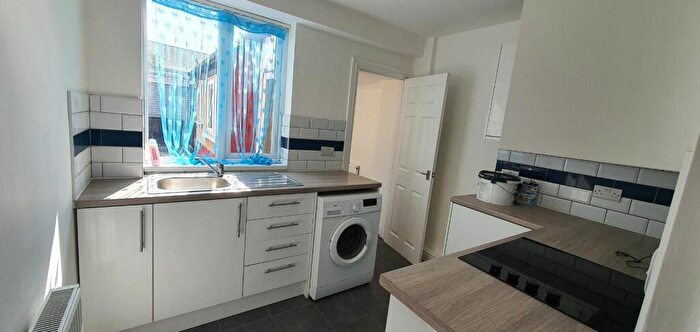 3 Bedroom Semi-Detached House To Rent In Shaftesbury Avenue, Doncaster, DN2