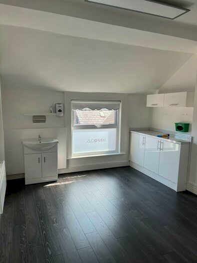 Property To Rent In Crosby Road North, L22