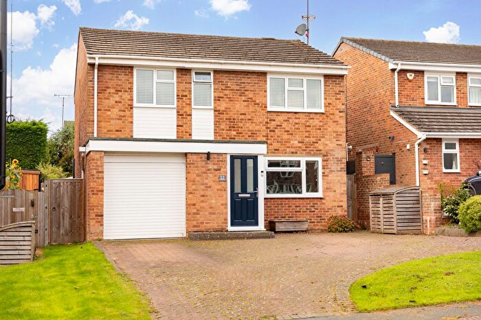 4 Bedroom Detached House For Sale In Burleigh Close, Crawley Down, RH10