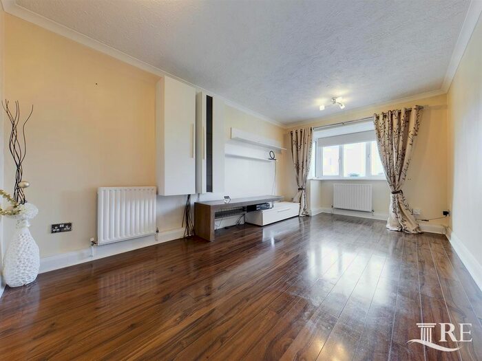 1 Bedroom Flat To Rent In Debham Court, Pinemartin Close, London, NW2
