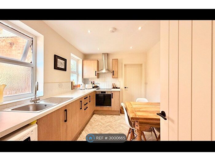 2 Bedroom Flat To Rent In Bowood Road, Sheffield, S11