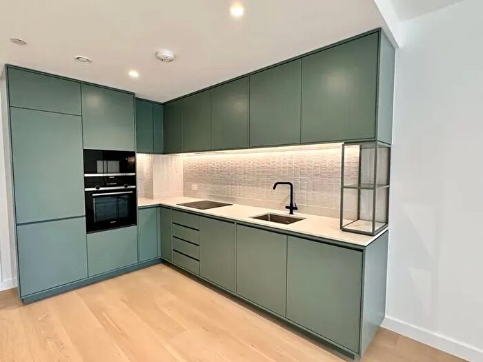 1 Bedroom Flat To Rent In Parkview Avenue, London, NW2