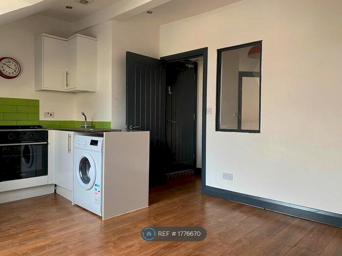 2 Bedroom Flat To Rent In Church Road, Redfield, Bristol, BS5