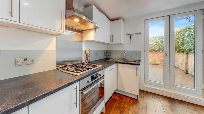1 Bedroom Flat To Rent In Portobello Road, London, W10