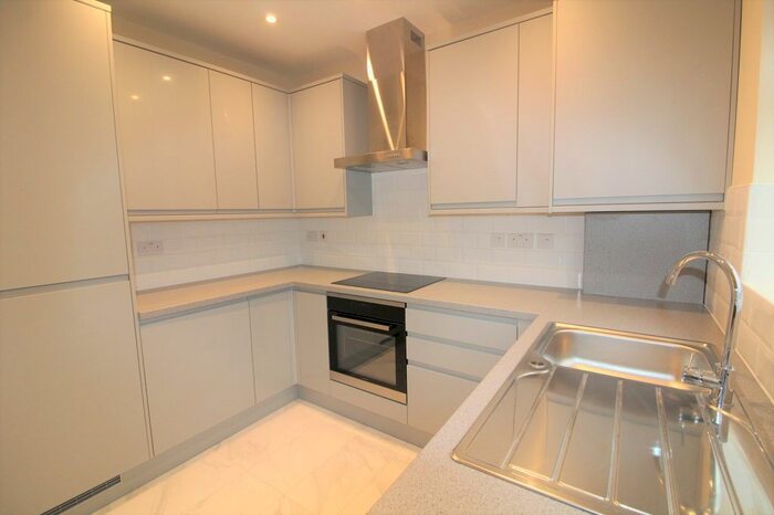 1 Bedroom Flat To Rent In Spencer Avenue, Palmers Green, N13