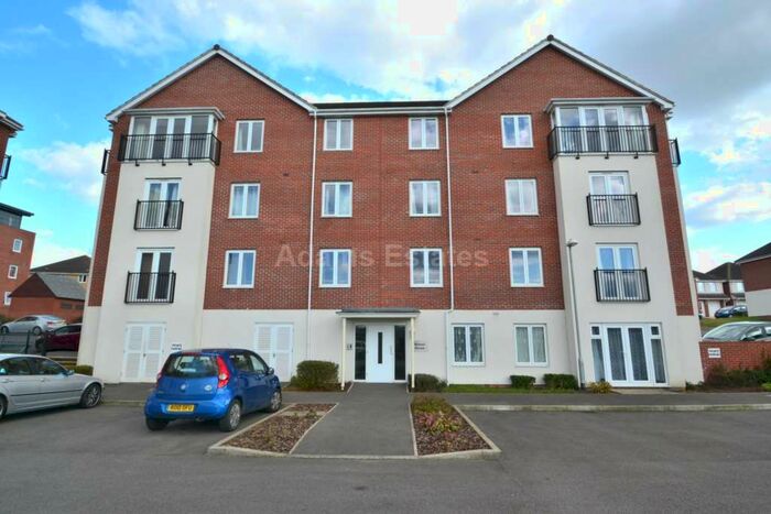 2 Bedroom Flat To Rent In Kennet House, Regis Park Road - Reading, RG6