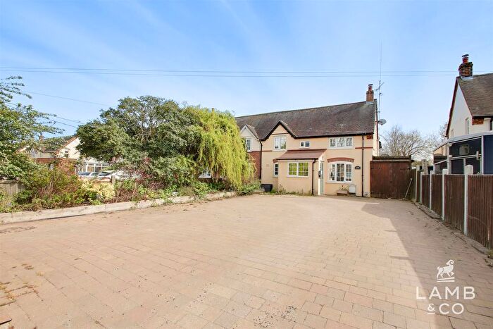 4 Bedroom Semi-Detached House For Sale In Harwich Road, Little Clacton, CO16