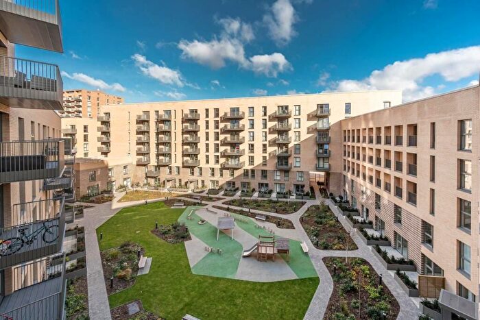 3 Bedroom Flat To Rent In Tern Apartments, Hendon Waterside, NW9