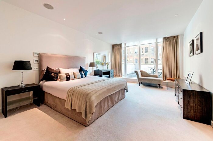 1 Bedroom Flat To Rent In Imperial House, Young Street, W8