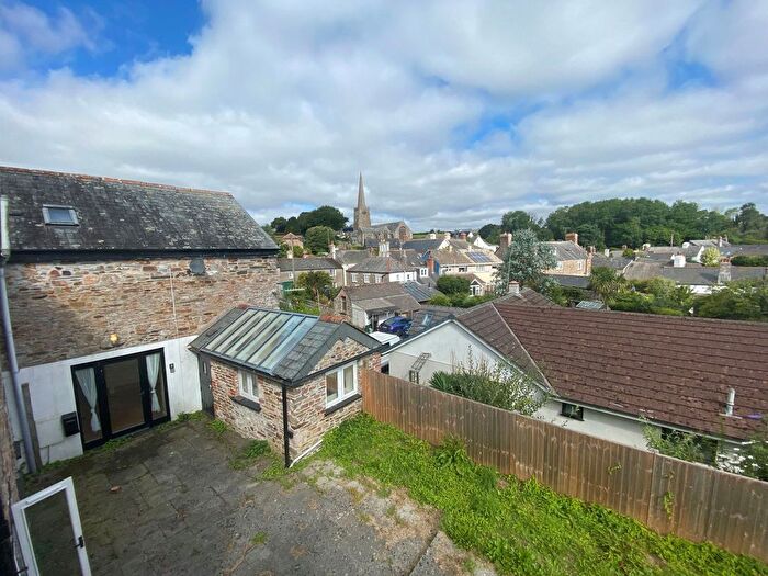 2 Bedroom End Terrace House For Sale In Fore Street, Plymouth, PL8