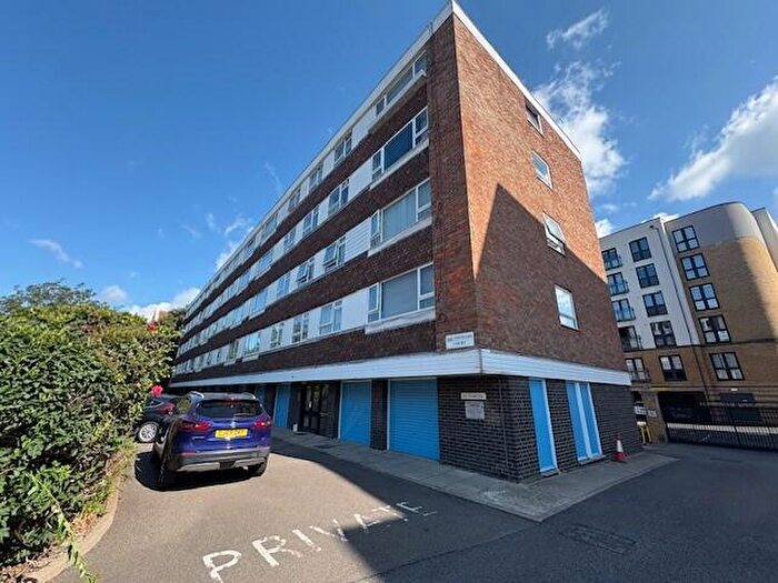 1 Bedroom Flat To Rent In Southfields Road, Eastbourne, BN21