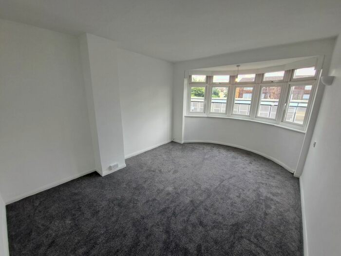 3 Bedroom Semi-Detached House To Rent In New Villas, Baronet Road, London, N17