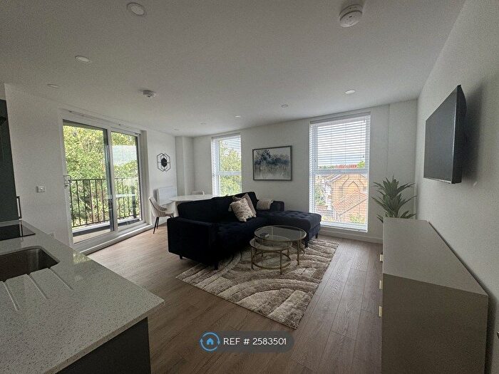 2 Bedroom Flat To Rent In Springbank Road, Hither Green, SE13