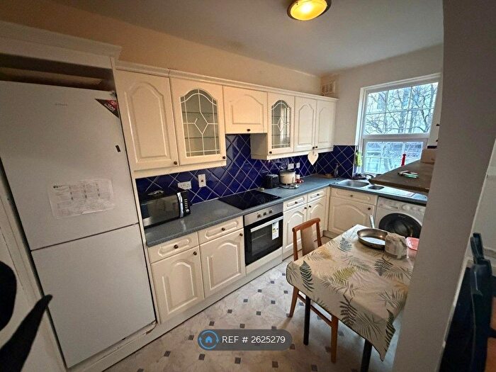 3 Bedroom Flat To Rent In Manor Road, London, E15