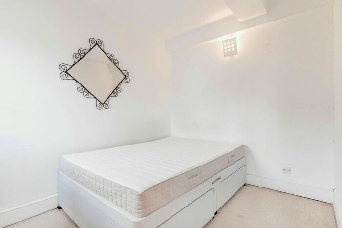 1 Bedroom Flat To Rent In Rope Street, Rotherhithe, London, SE16