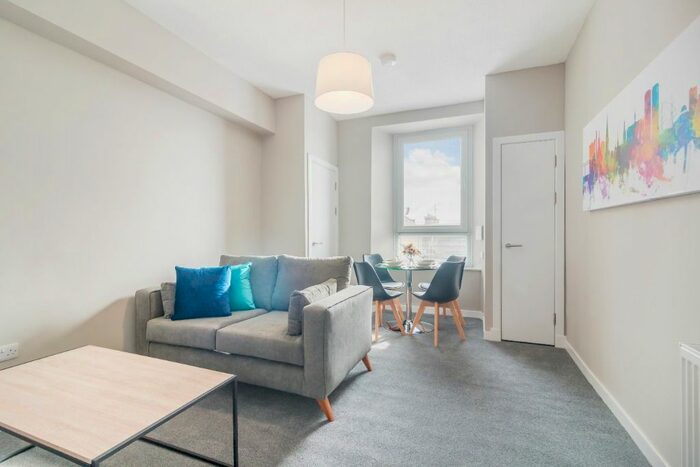 2 Bedroom Flat To Rent In Pitfour Street, West End, Dundee, DD2