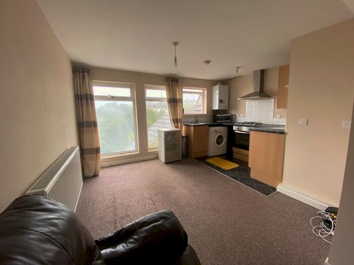 2 Bedroom Flat To Rent In Dunvant Road, Swansea, SA2