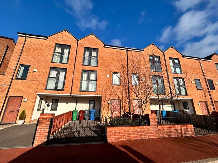 4 Bedroom House To Rent In Mawson Road, Manchester, Greater Manchester, M13