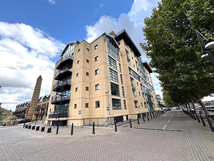 2 Bedroom Flat To Rent In Burrells Wharf Square, London, E14