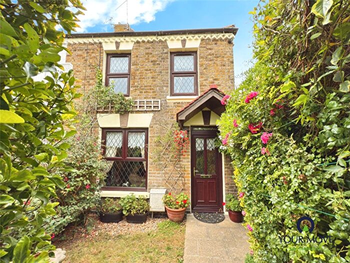 2 Bedroom Semi-detached House For Sale In Northwood Road, Ramsgate, Kent, CT12