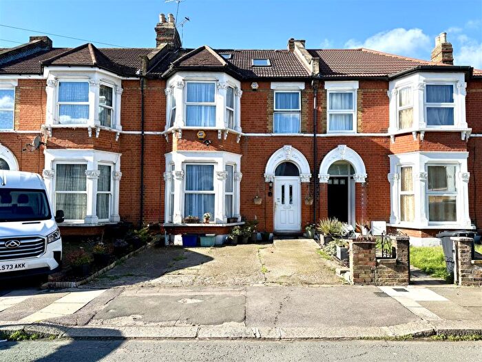 4 Bedroom Terraced House For Sale In Hazeldene Road, Ilford, IG3