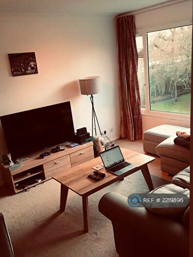 1 Bedroom Flat To Rent In Davos Close, Woking, GU22