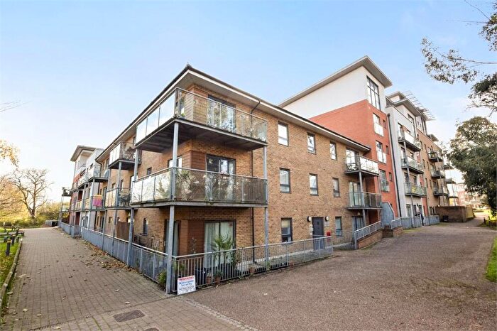 2 Bedroom Apartment For Sale In Kingswood Court, Hither Green, London, SE13