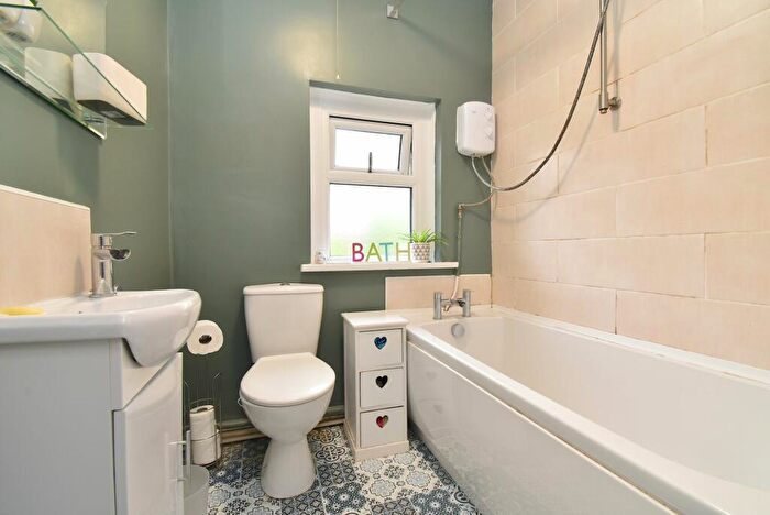 2 Bedroom House For Sale In The Crescent, Caerphilly, CF83
