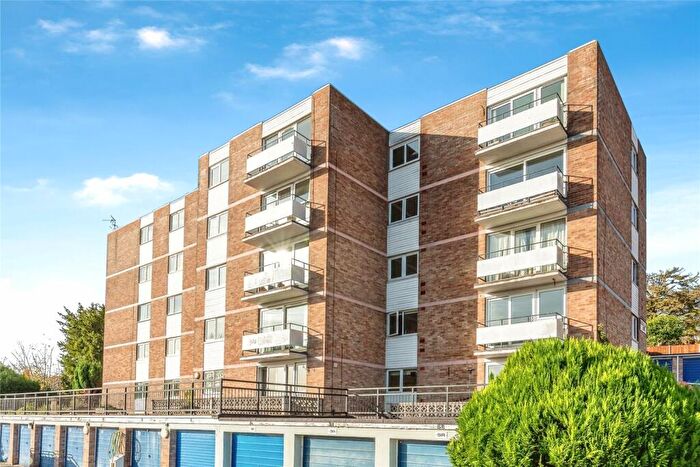 2 Bedroom Flat For Sale In Stratford Court, Westover Gardens, Bristol, BS9