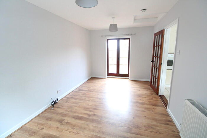 2 Bedroom Detached Bungalow To Rent In Lexden Road, Colchester, CO3