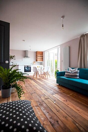 5 Bedroom Terraced House To Rent In Fairlawn Close, Manchester, Greater Manchester, M14