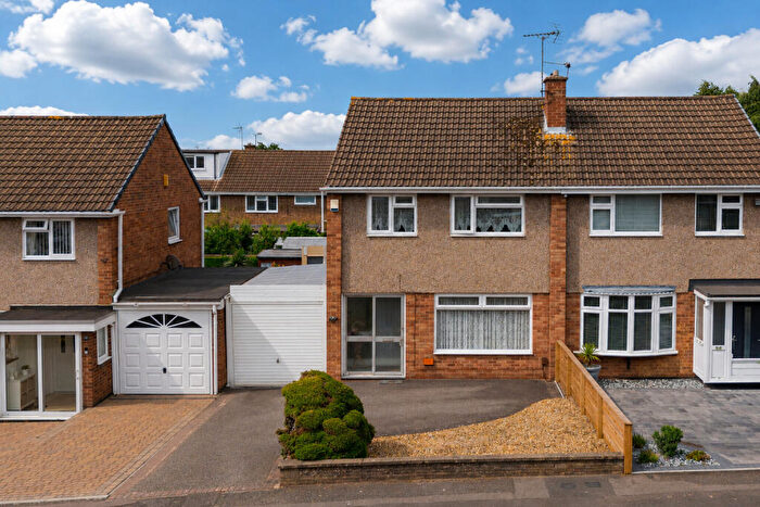 3 Bedroom Semi Detached House For Sale In Chevin Avenue, Leicester, Leicestershire, LE3