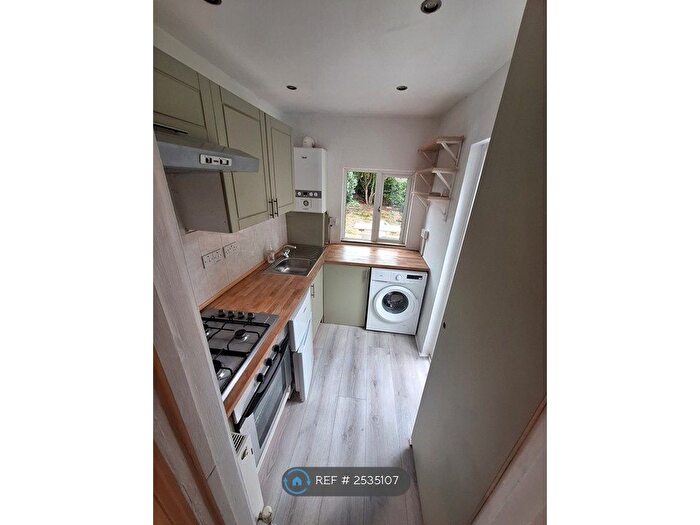 Studio To Rent In Cranston Road, London, SE23